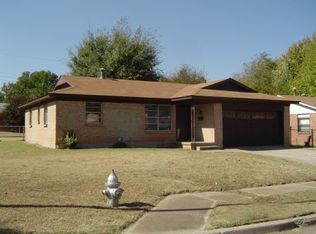 1401 McGregor Dr, Midwest City, OK 73130