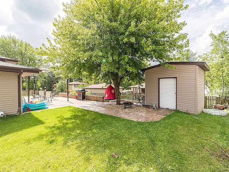 3 bed, 1600 sqft, $3,200 — Photo 3