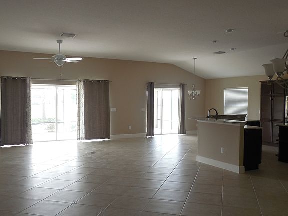 2nd image of 3719 Pepperidge Cir