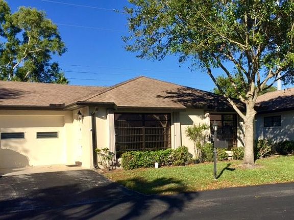 2nd image of 4944 Equestrian Cir APT B