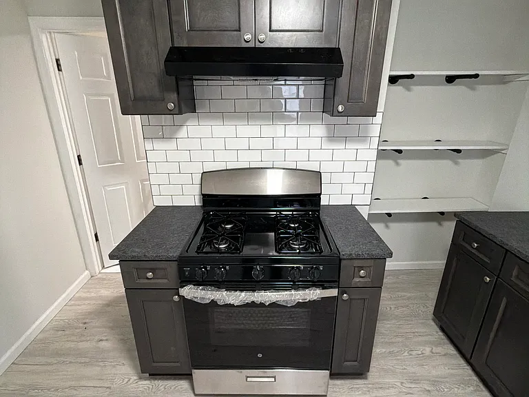 173-175 Beech St #1 — Photo 9
