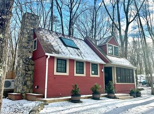 2960 Owego Tpke, Hawley, PA 18428