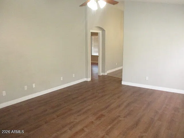 3 bed, 2.0 bath, 1281 sqft, $1,525 — Photo 4