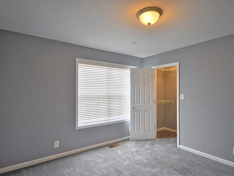70 John Sevier Ave — Photo 31
