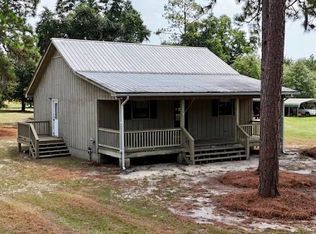 668 Sand Island Dr, Camden, AL 36726