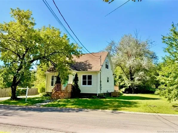 60 Smith St, Salisbury, NB E4J 2S2