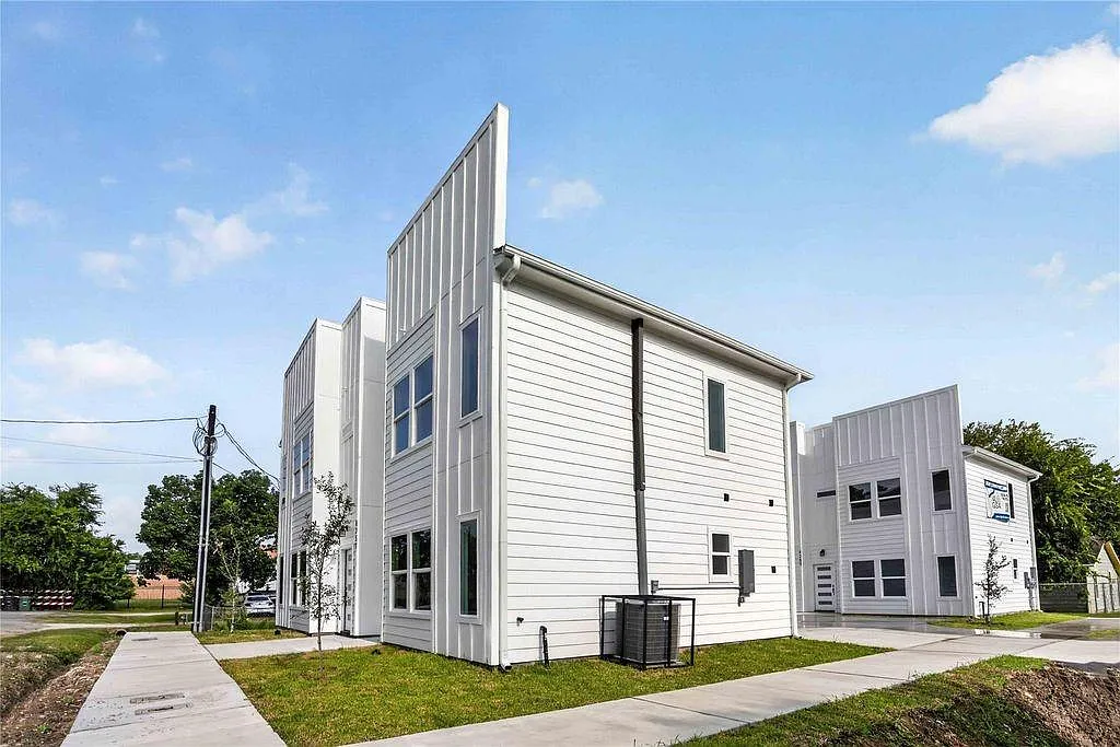 2 bed, 2.5 bath, 650 sqft, $1,825 — Photo 3