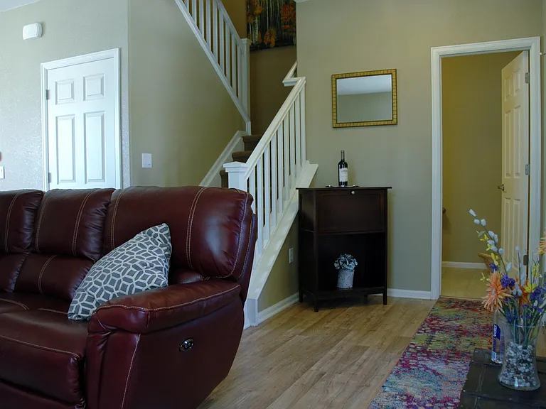 404 Casper Dr — Photo 3