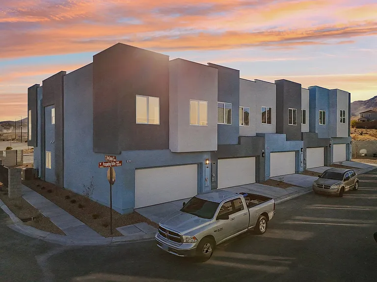 Centennial Townes — Photo 20