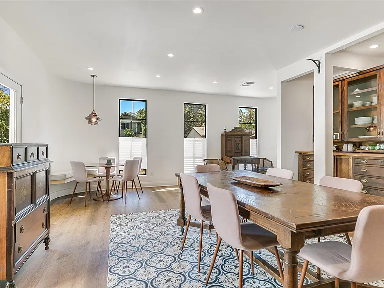 1300 Navasota St — Photo 5