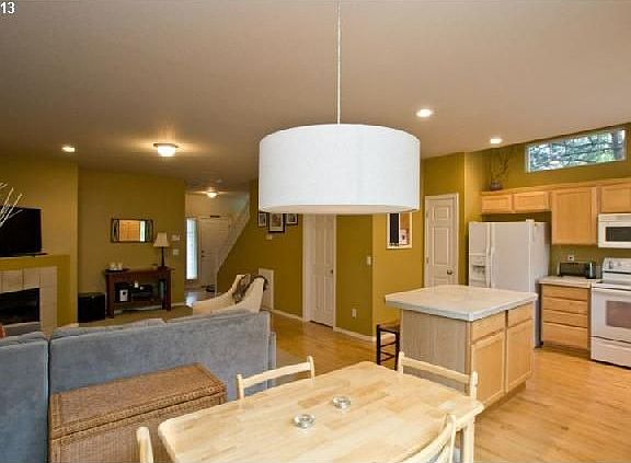 3rd image of 20635 Noble Ln