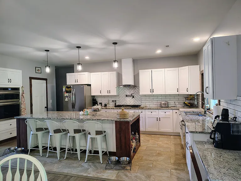 9450 State Highway 87 N — Photo 3
