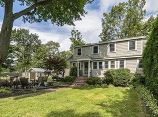 16 Surry Rd, Hingham, MA 02043