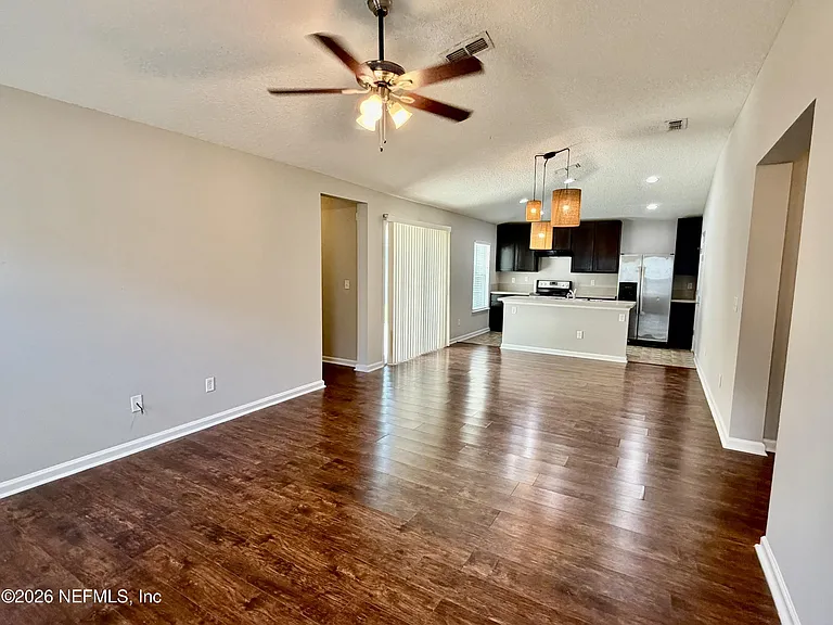 11970 Alexandra Dr — Photo 2