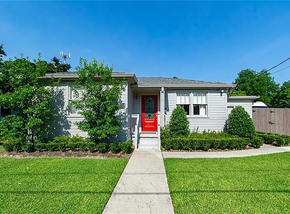 2nd image of 216 Pasadena Ave