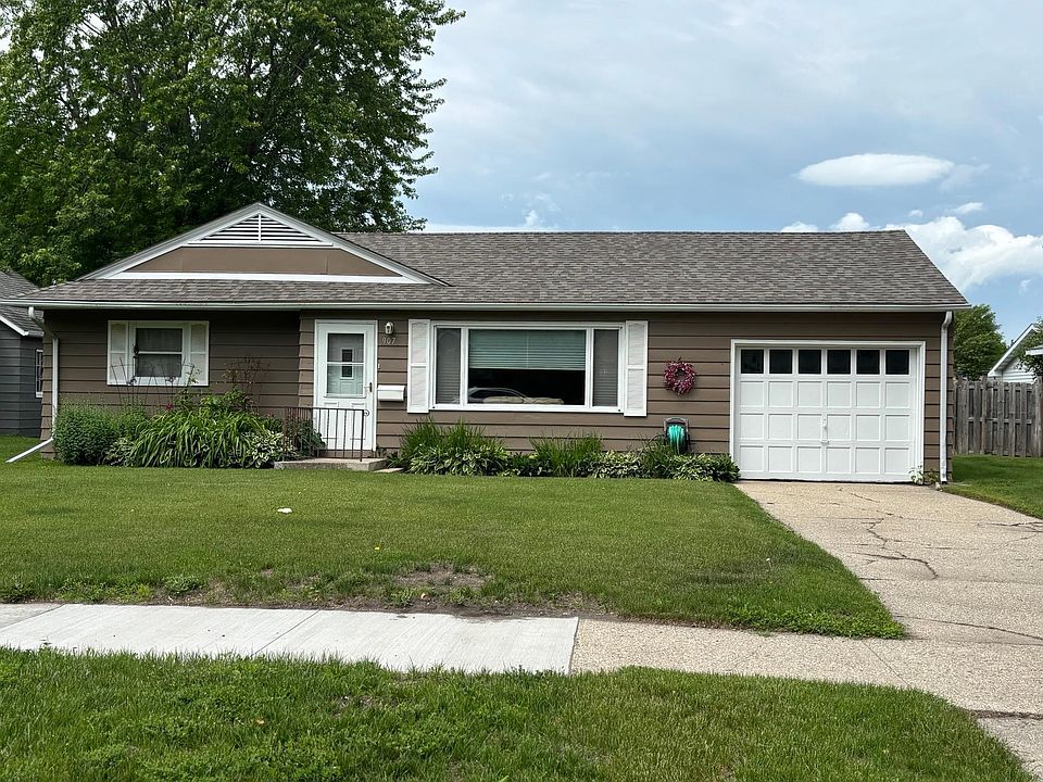 1st image of 907 Arnold Ave N