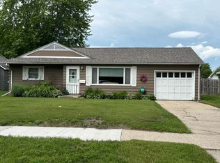 907 Arnold Ave N, Thief River Falls, MN 56701