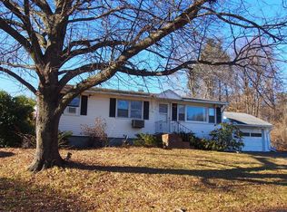 12 Queen Ave, Methuen, MA 01844