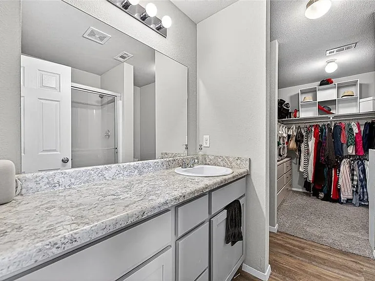 303 Poppy St — Photo 16