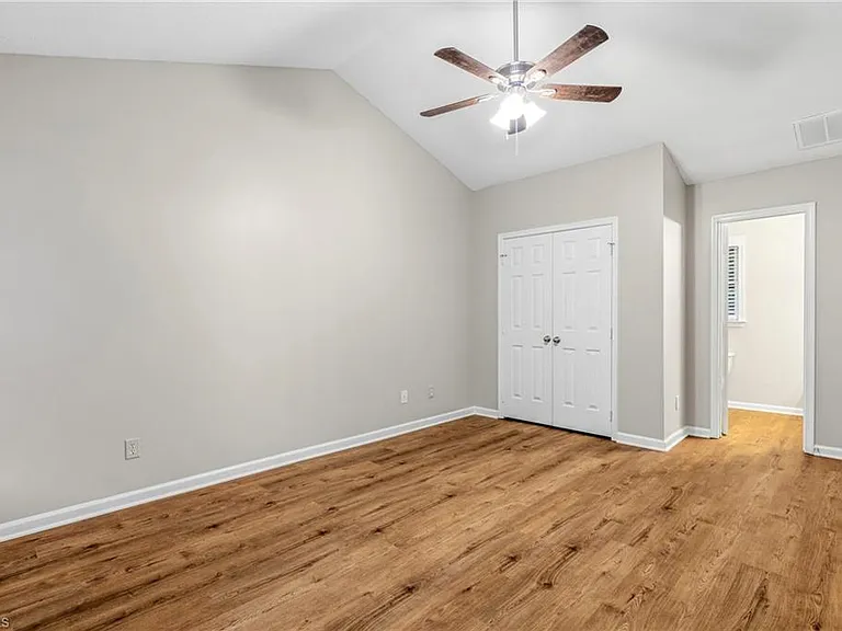 2320 Meadow Gate Dr — Photo 22