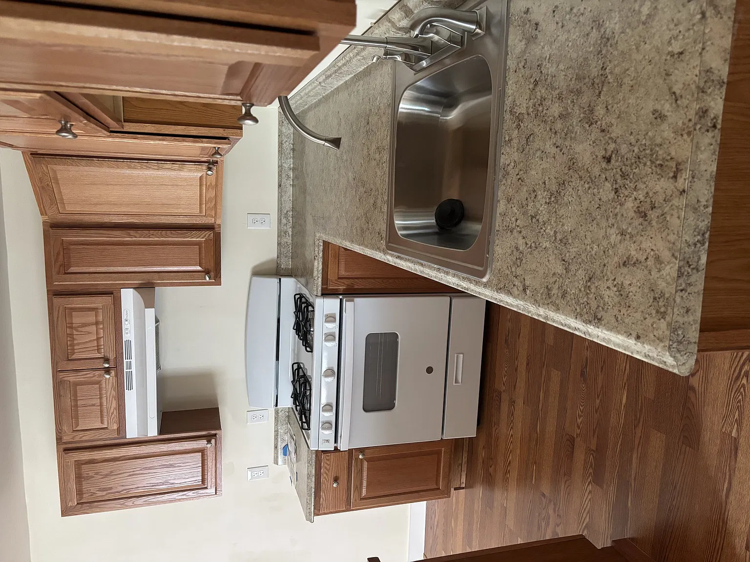 1 bed, $2,000 — Photo 4