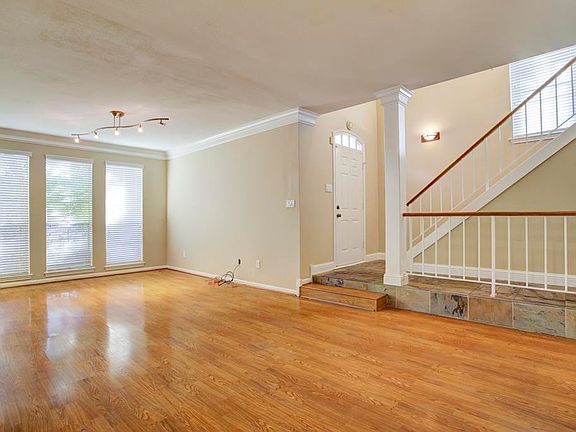 4th image of 5813 Lynbrook Dr #85