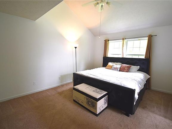 3rd image of 5659 Fen Ct
