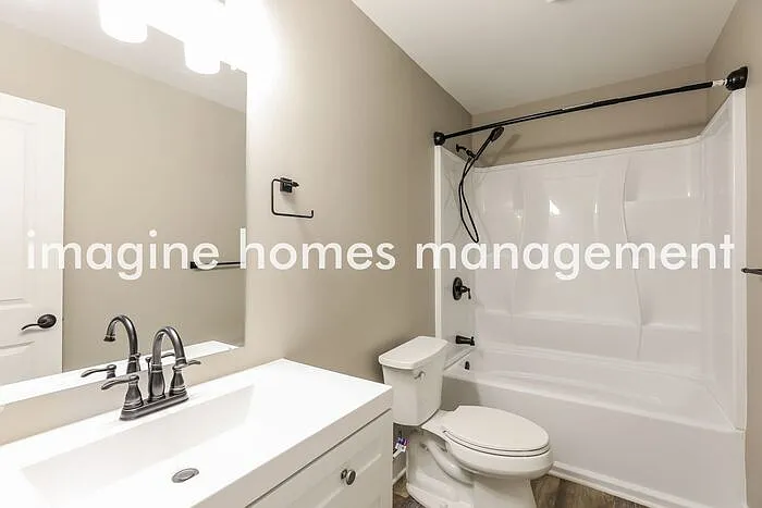 5620 N Quincy Ave — Photo 13