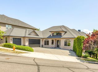 526 Whitney Ter, Medford, OR 97504