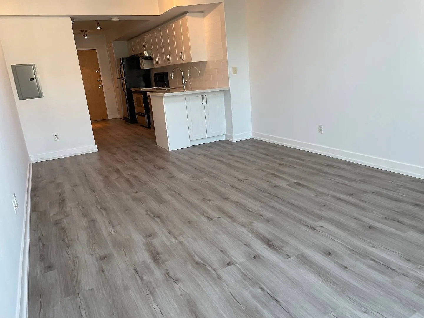 77 Lombard St - LPH2 — Photo 3