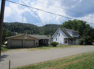 413 Dolliver St, Glenville, WV 26351