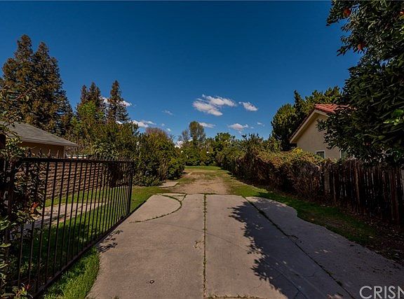 3rd image of 22947 Mariano St