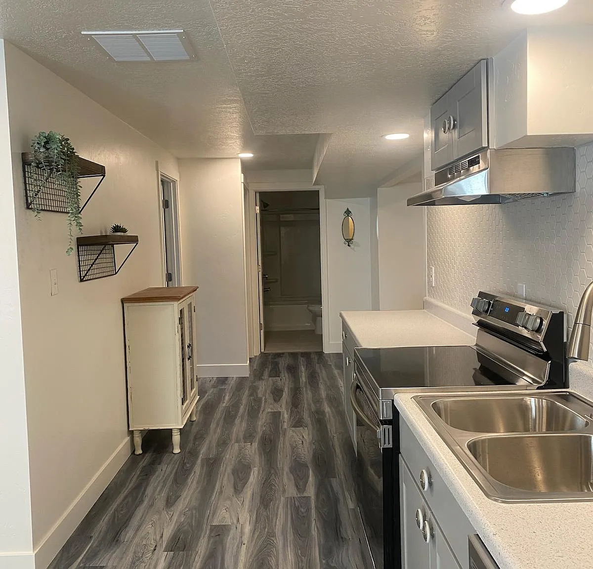 2 bed, 1061 sqft, $1,600 — Photo 4
