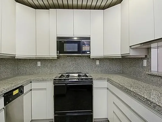 Sold by Corcoran | media 3