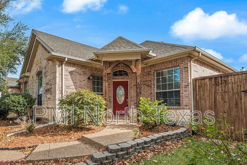 3 bed, 2.0 bath, 2103 sqft, $2,850 — Photo 4