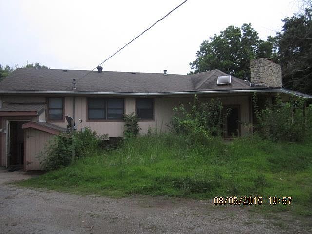 2nd image of 4104 S River Blvd