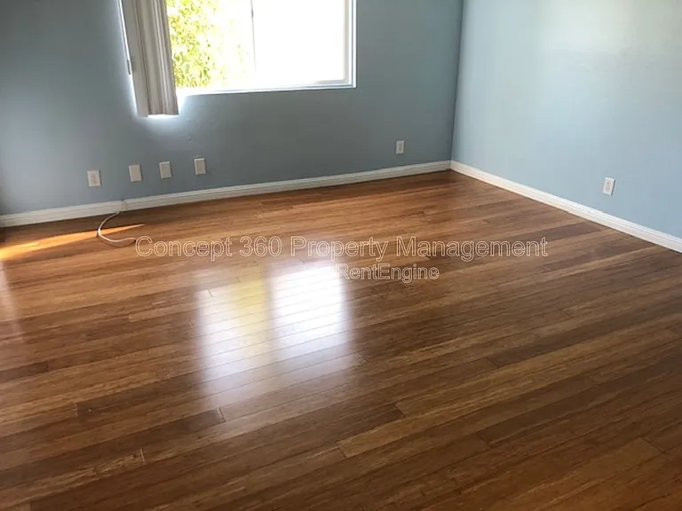 2934 E 11th St #101 — Photo 32