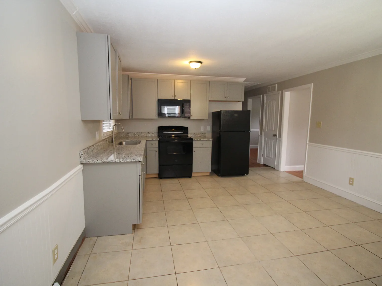 3 bed, 1369 sqft, $1,625 — Photo 4