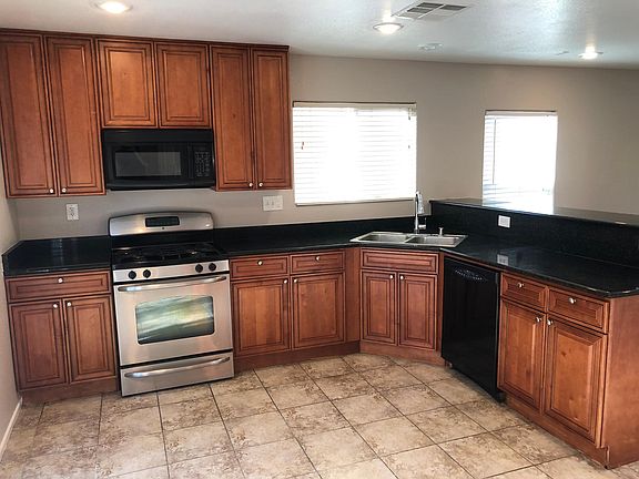 4th image of 481 Royal Bridge Dr