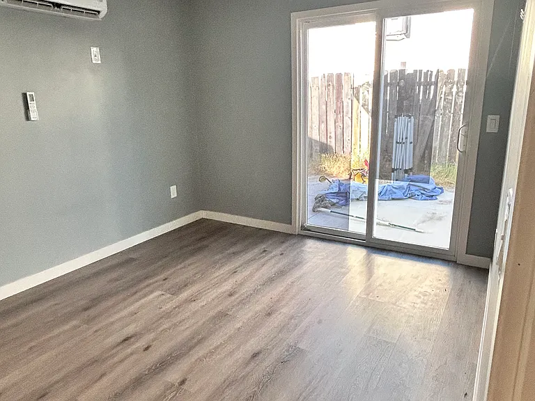 6750 Nagle Ave — Photo 6