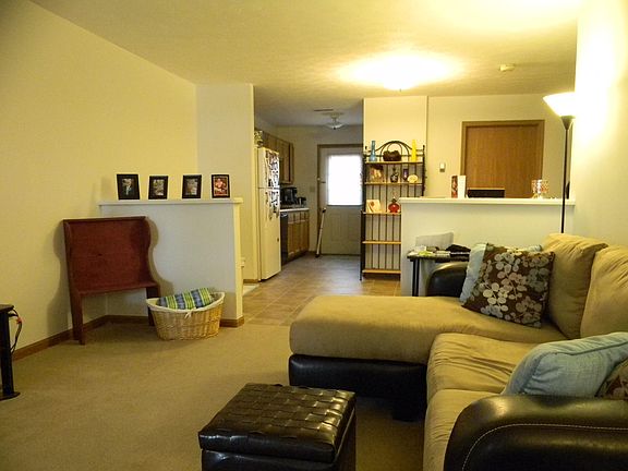 3rd image of 403 S Vicksburg St APT C