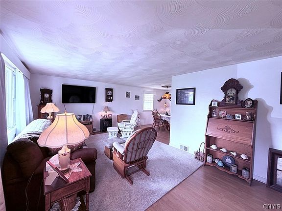 2nd image of 6 Snyder Dr
