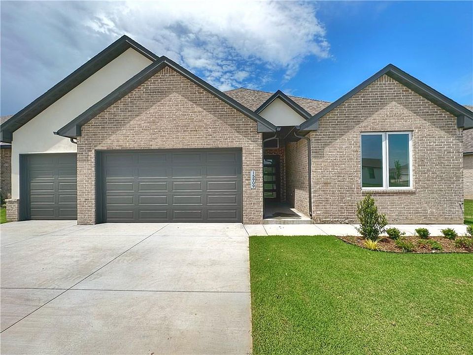 1st image of 15909 Palermo Dr