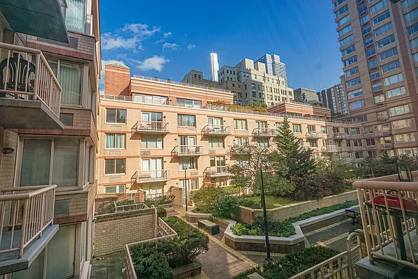 Rented by Maz Group NY | media 8