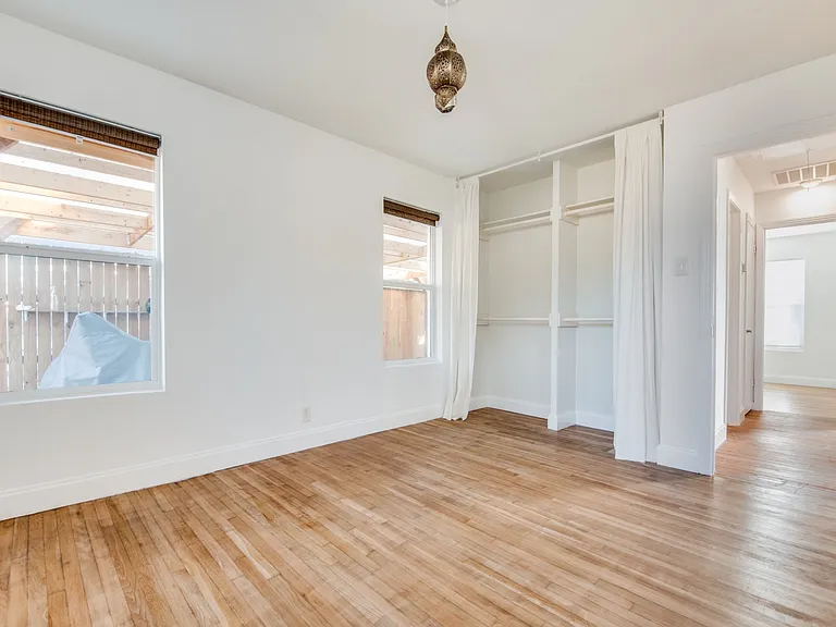 3739 Almazan Dr — Photo 11