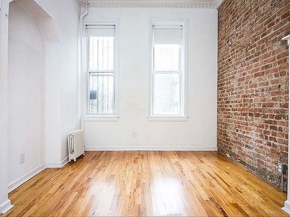 4th image of 179 Irving Ave APT 2R