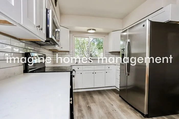 3 bed, 2.0 bath, 1213 sqft, $2,095 — Photo 3