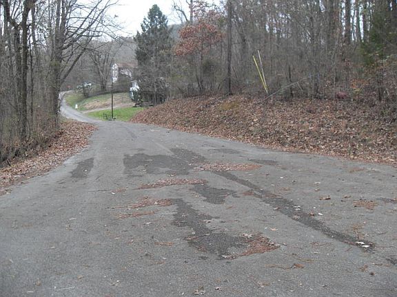 5th image of 15 Hillside Dr