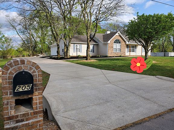 2nd image of 205 Gateway Dr