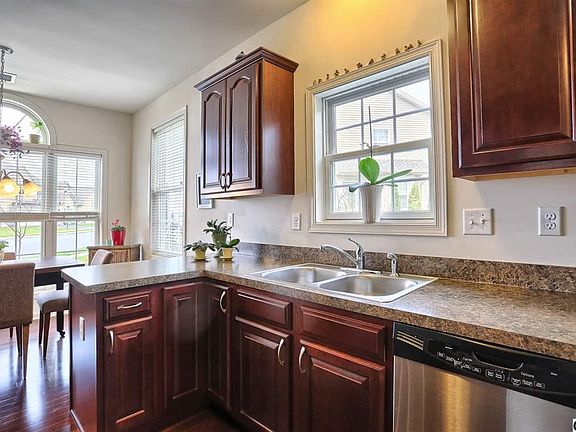 5th image of 1243 Yarmouth Ln